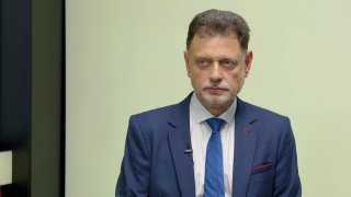 „Macinkovo Rudé právo je vtipné, Bartošek pronáší nesmysly. Mezinárodní právo je každému jedno. Trump se chová jako silný střelec, Putin není jiný.“ – Vadim Petrov