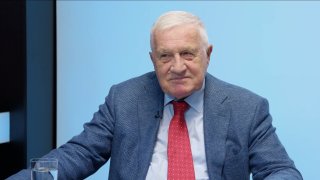 „Vláda válku na Ukrajině potřebuje. Státní rozpočet je čistý podvod. Vypadnutí Pirátů z vlády je vítězství ducha nad hmotou.“ – Václav Klaus