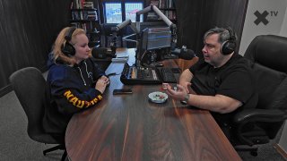 Xaver v erotickém obchodě, Karol v kleci a hrozivý dárek pro Pohlreicha