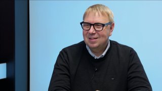 „Útok na Babiše míří k vyšetřování a do rukou státního zástupce. Odchod do důchodu v 65 letech je strop. Vládní koalice ohrozila demokracii i svobodu v ČR.“ – Aleš Juchelka
