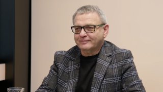 „Pavel si nemůže si dovolit nabízet Ukrajině letadla, nejdřív musíme zajistit obranu Česka. Trump s Grónskem neustoupí ani o píď, NATO se sype.“ – Lubomír Zaorálek