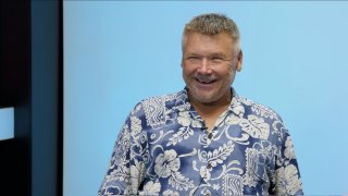 „Cestou zbraní k míru nedojdeme. Posílat peníze na americké zbraně pro Ukrajinu je překročení červené čáry. Migrační pakt by nás dostal do velkých problémů.“ – Roman Čada