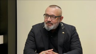 Moc peněz #36: Zlato i po korekci drží zisk 55 % za rok