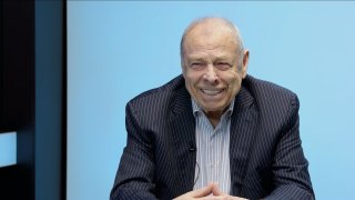 „Prezident je vůl, to se už dnes říct nesmí, Minář by  svolal demonstraci. Havel by se obracel v hrobě. Ze Sněmovny se vypařilo podání ruky.“ – Jaroslav Zavadil