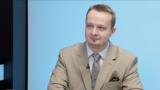 „Provizorium je menší zlo než navržený rozpočet. Vláda zneužila výjimku na obranu, jde na ni 20 miliard z dopravy. Na důchody bude, jsou to povinné výdaje.“ – Milan Bednář