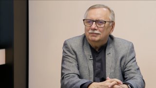 „Slovensko je národ bez dějin. Nastupující koalice a budoucí opozice o něj teď soutěží, vztahy se posílí. F-35 z nezajímavého Česka udělaly cíl pro rakety.“ – Oskar Krejčí