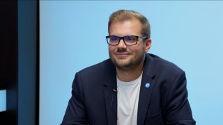 „Odchod z EU by zničil český export. Prioritou je jaderná energetika, z peněz na obranu mají mít podíl i hasiči. Inspirujme se v Polsku.“ – Vojtěch Krňanský