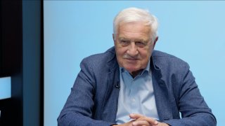 „Hácha byl alespoň zlomený, ne jako Fiala. Obrovská ostuda. Německo je čím dál víc militarizované. Obžaloba Okamury patří do světa pozdního komunismu.“ – Václav Klaus