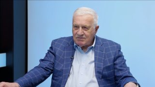 „Mé vyjádření ke Svěrákovi je podvod novinářů, stal se však politikem. Školství je problém číslo jedna, rodiče se musí vzbouřit. Musí se škrtat neziskovky.“ – Václav Klaus