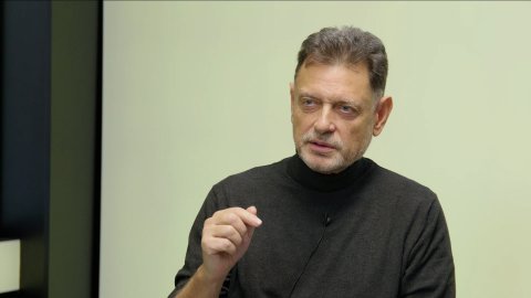 „Okamura hraje natvrdo, kompromisy umí každý. Babiš v Bruselu uspěl. Kvůli Nerudové je Pavlovo moralizování směšné, ať na prezidenta kandiduje Turek.“ – Vadim Petrov