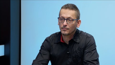 „ANO vede s více než 36 procenty, Motoristé mají 7,1 procenta, Přísaha i Zelení zmizeli. Lidovcům hrozí debakl. STAN může být hlavní silou opozice.“ – Oldřich Zajíc