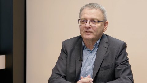 „Bombardování nevede k demokratizaci, karty drží Írán, nikoli Trump. Pět set tankerů nemá šanci, začala globální krize a vše se hroutí.“ – Lubomír Zaorálek