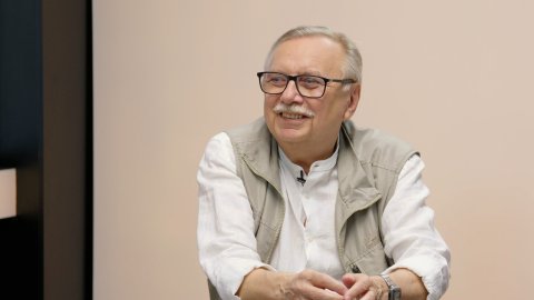 „Rusko by muselo být blázen, kdyby zaútočilo na NATO. Volání po 5 procentech na obranu je hysterie. Landsmanšaft v Brně nebyl o usmíření, je to hra o prachy.“ – Oskar Krejčí