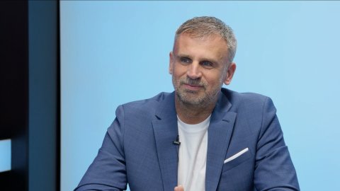 „ANO samo vládnout nebude, nereálné. S Piráty bych nejednal, stavební řízení zůstává ochromené. Opozice si jde zbytečně po krku.“ – Jiří Zimola