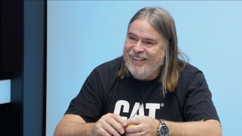 „Hrajeme čtyři sta představení ročně. Chystáme premiéru činohry s nejlepšími herci. Mladí autoři nemají chuť psát muzikály.“ – Oldřich Lichtenberg