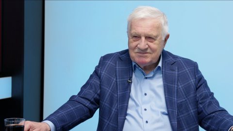 „Omluva Ledecké Pavlovi je naprostý nesmysl, sportovci jsou očkováni k politickým názorům. Amerika Evropu odepsala. Boj o Turka je dobojován.“ – Václav Klaus