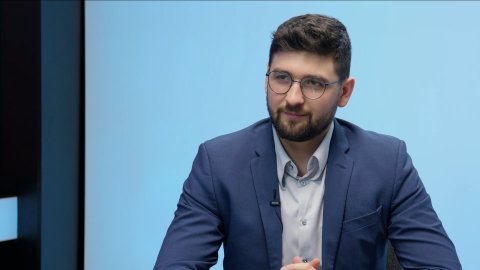 „Sílí patologické jevy spojené s migrací, roste kriminalita. Je nutný velký vzdor proti Green Dealu. Ovlivňování voleb v Maďarsku už přesáhlo únosnou mez.“ – Matěj Gregor