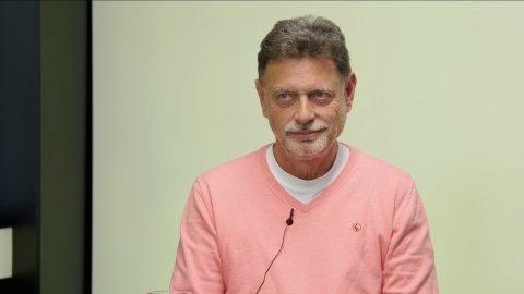 „Babiš nemá zájem jít do střetu s Hradem. Minářova strana byl absolutní propad. Američané NATO nepustí, vložili do něj biliony.“ – Vadim Petrov