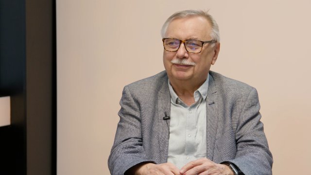 „Kdo vnímá sjezd sudetských Němců jako akt smíření, je naivní. Za války zahynulo 340 tisíc Čechoslováků. Z Polska bylo odsunuto přes 8 milionů Němců.“ – Oskar Krejčí