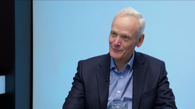 „Boj o televizní poplatky je prkotina. Pro případ napadení Česka musíme změnit Ústavu. Na Ukrajině to bude mír za území.“ – Cyril Svoboda