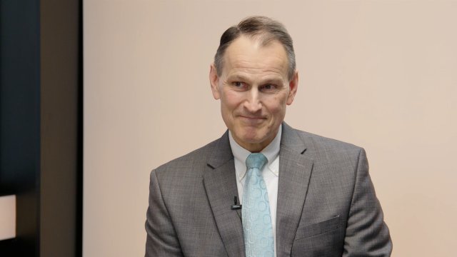 „Babišova pozice je s pádem Orbána najednou silnější. Máme největší dluh v dějinách lidstva. Pavel chce být pop prezidentem.“ – Erik Best