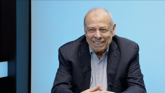 „Prezident je vůl, to se už dnes říct nesmí, Minář by svolal demonstraci. Havel by se obracel v hrobě. Ze Sněmovny se vypařilo podání ruky.“ – Jaroslav Zavadil