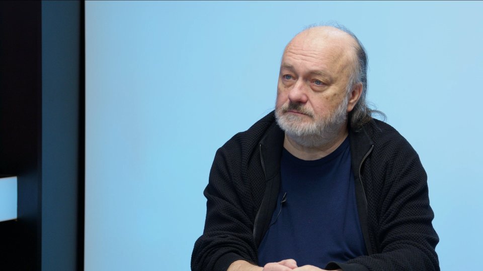 „Milion chvilek jsou michprdi a úderná pěst. Demonstranti potřebují uctívat panáka. Klečet, bičovat se a modlářsky mluvit o Pavlovi není možné.“ – Ladislav Jakl