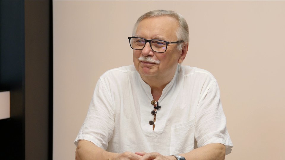 „Pavel i vláda se chovají jako malé děti. Pět procent na obranu je právně nevymahatelný příslib. Hraje se o zatažení Evropy do války proti Rusku.“ – Oskar Krejčí