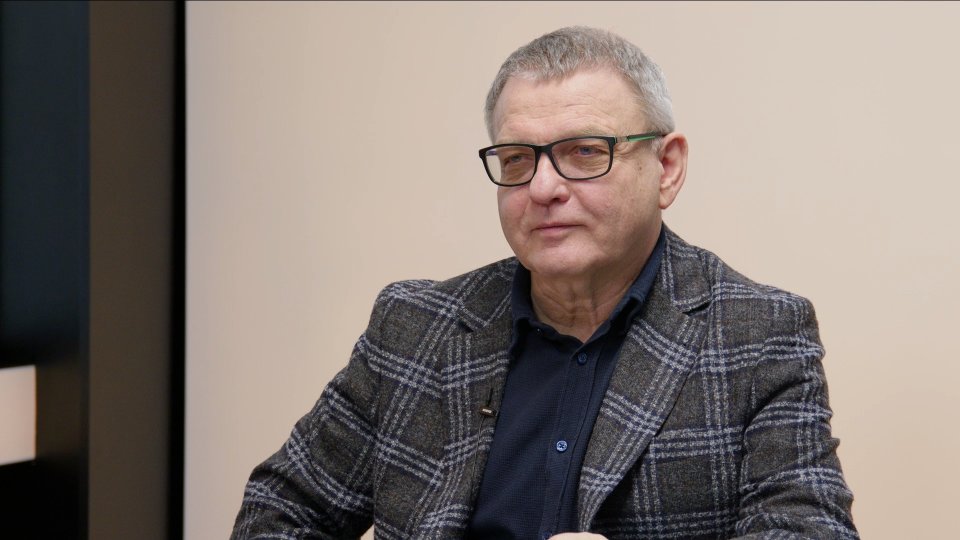 „Mnichov ukázal, že politici si musí představit i jiné možnosti než NATO. Osud EU je nejistý. Fialova vláda ignorovala Německo, Česko na to doplatí.“ – Lubomír Zaorálek