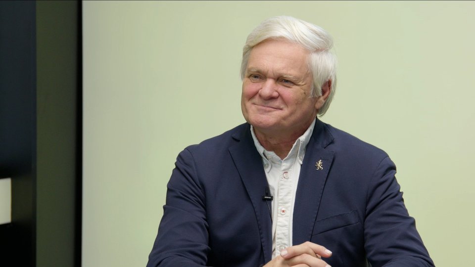 „Německo chce řídit Brusel jako hegemon Evropy, to mě děsí. Rozkmotřit se s Amerikou je špatně. Krize je tady, naděje na rychlý konec není.“ – Vlastimil Tlustý