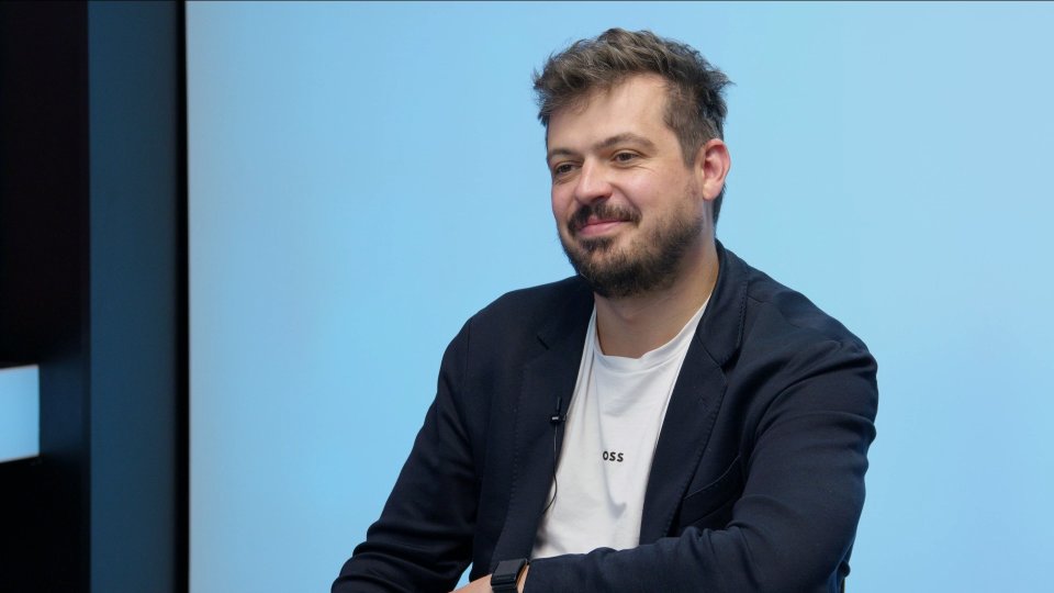 „Vládu s Babišem si představit neumím. Chci návrat ke kapitalismu. V ODS teď vznikají skutečné pravicové reformy, například legalizace švarcsystému.“ – Radim Ivan