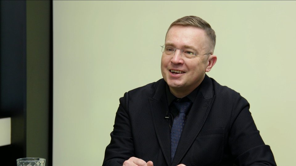 „Otázky byly o Moravcových názorech a sympatiích. Meta poškodila ohromné množství lidí. V Německu je 250 tisíc závažných útoků na ženy ročně.“ – Roman Šmucler